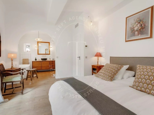 Grand appartement au coeur du village