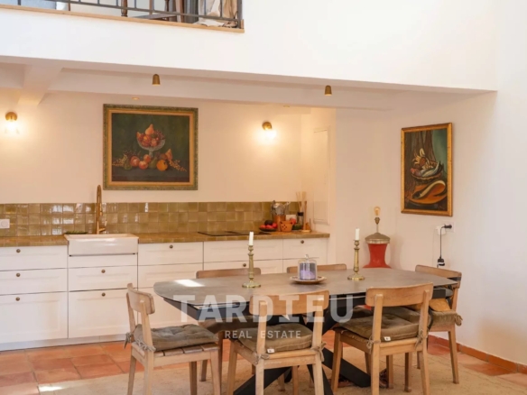 Duplex rénové, centre ancien village