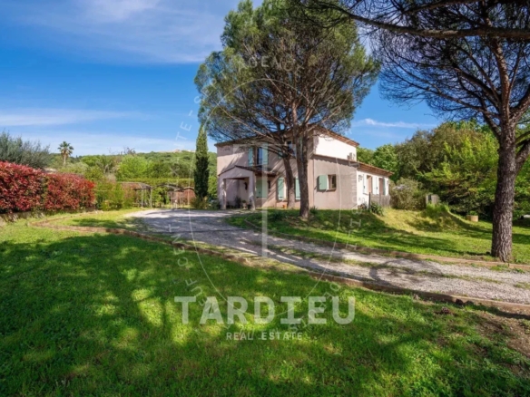 Mas de caractère, proche Gassin