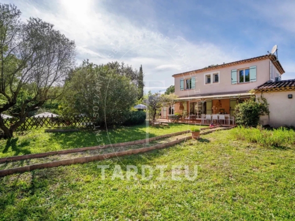 Mas de caractère, proche Gassin