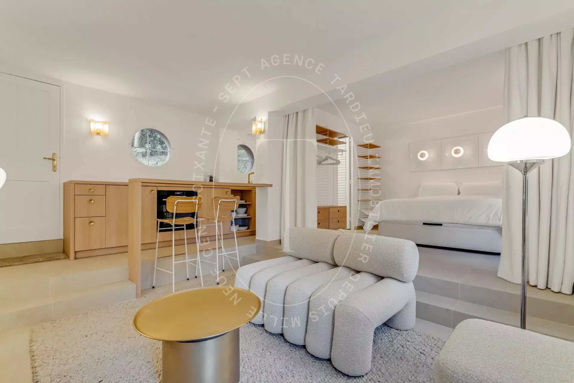 Saint-Tropez: Modern Art Deco Apartment