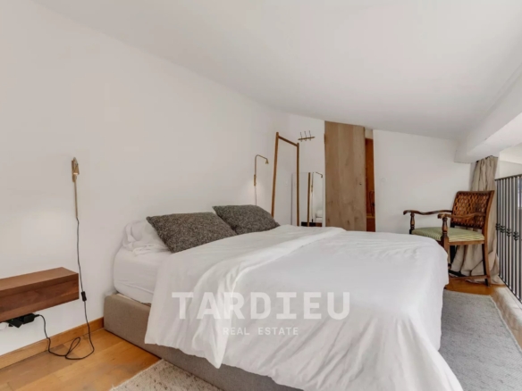 Duplex rénové, centre ancien village