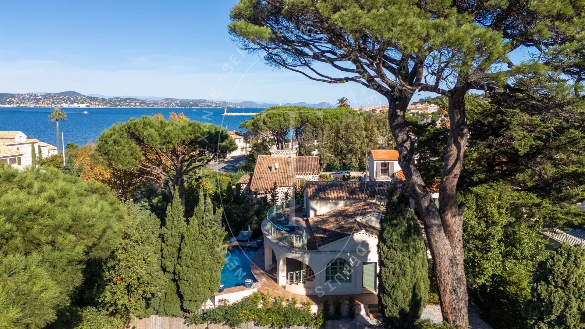 For sale – Rare property just a few minutes’ walk from the center of Saint-Tropez and the beaches