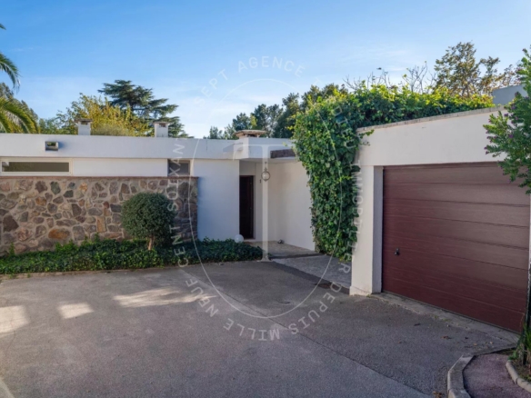 Charmante villa de plain-pied dans un domaine recherché à Grimaud