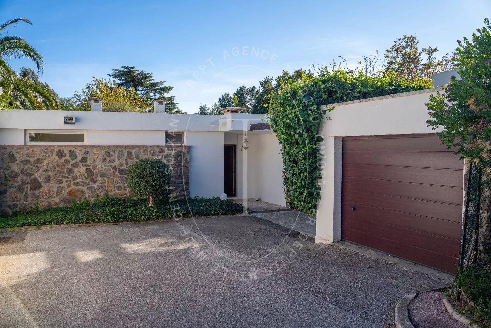 Charmante villa de plain-pied dans un domaine recherché à Grimaud