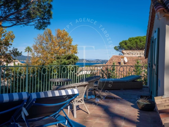 À vendre – Propriété rare à quelques minutes à pied du centre de Saint-Tropez et des plages