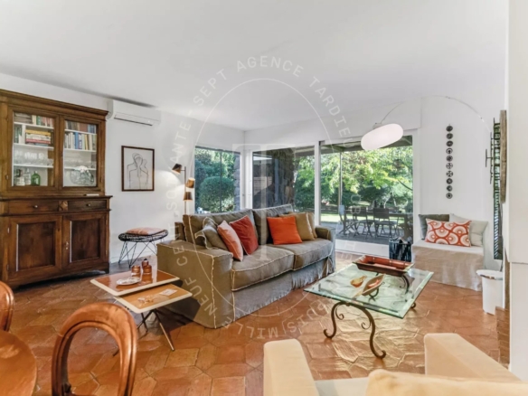 Charmante villa de plain-pied dans un domaine recherché à Grimaud