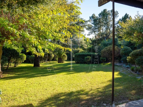 Charmante villa de plain-pied dans un domaine recherché à Grimaud