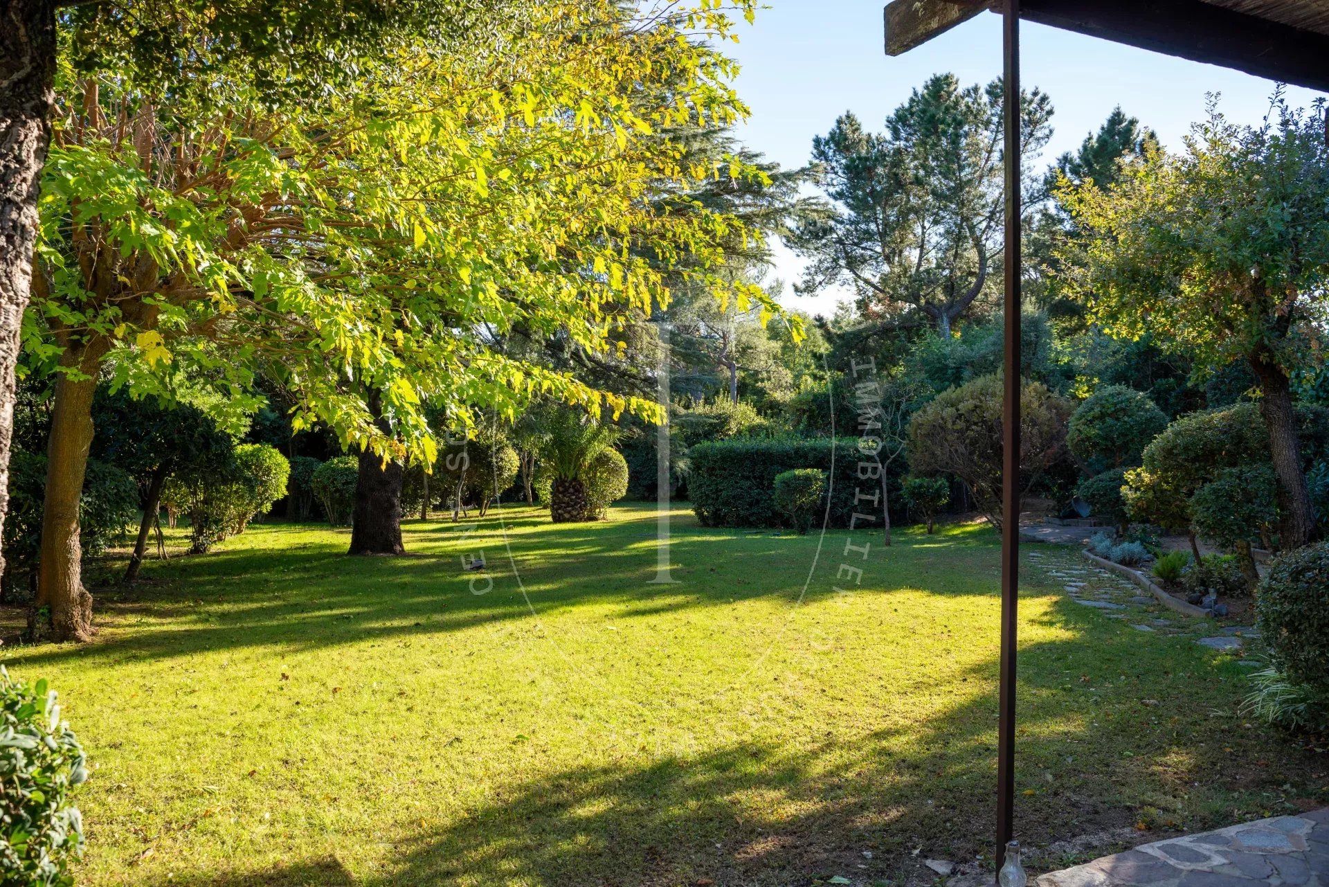 Charmante villa de plain-pied dans un domaine recherché à Grimaud