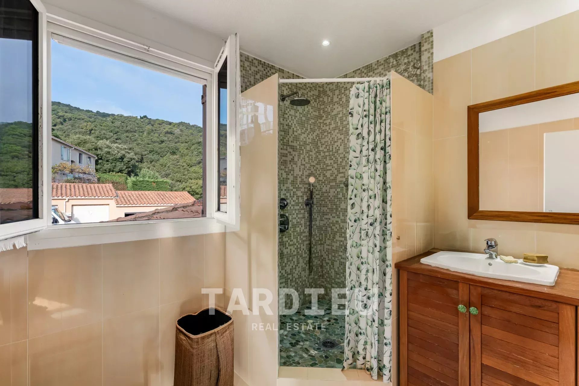 Maison mitoyenne, vue campagne dégagée