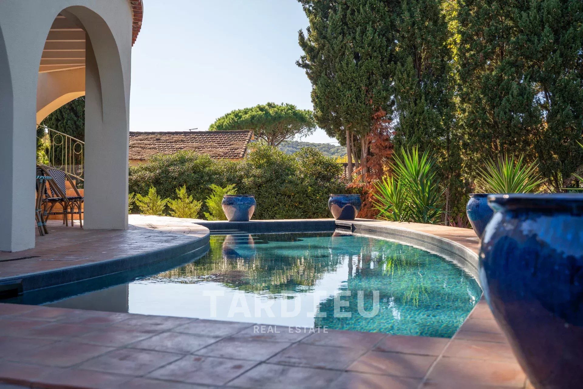 À vendre – Propriété rare à quelques minutes à pied du centre de Saint-Tropez et des plages