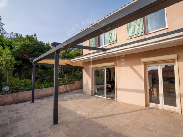 Maison mitoyenne, vue campagne dégagée