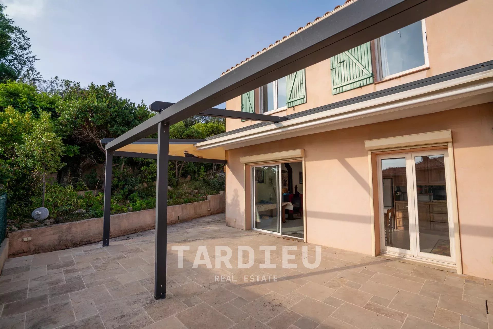 Maison mitoyenne, vue campagne dégagée