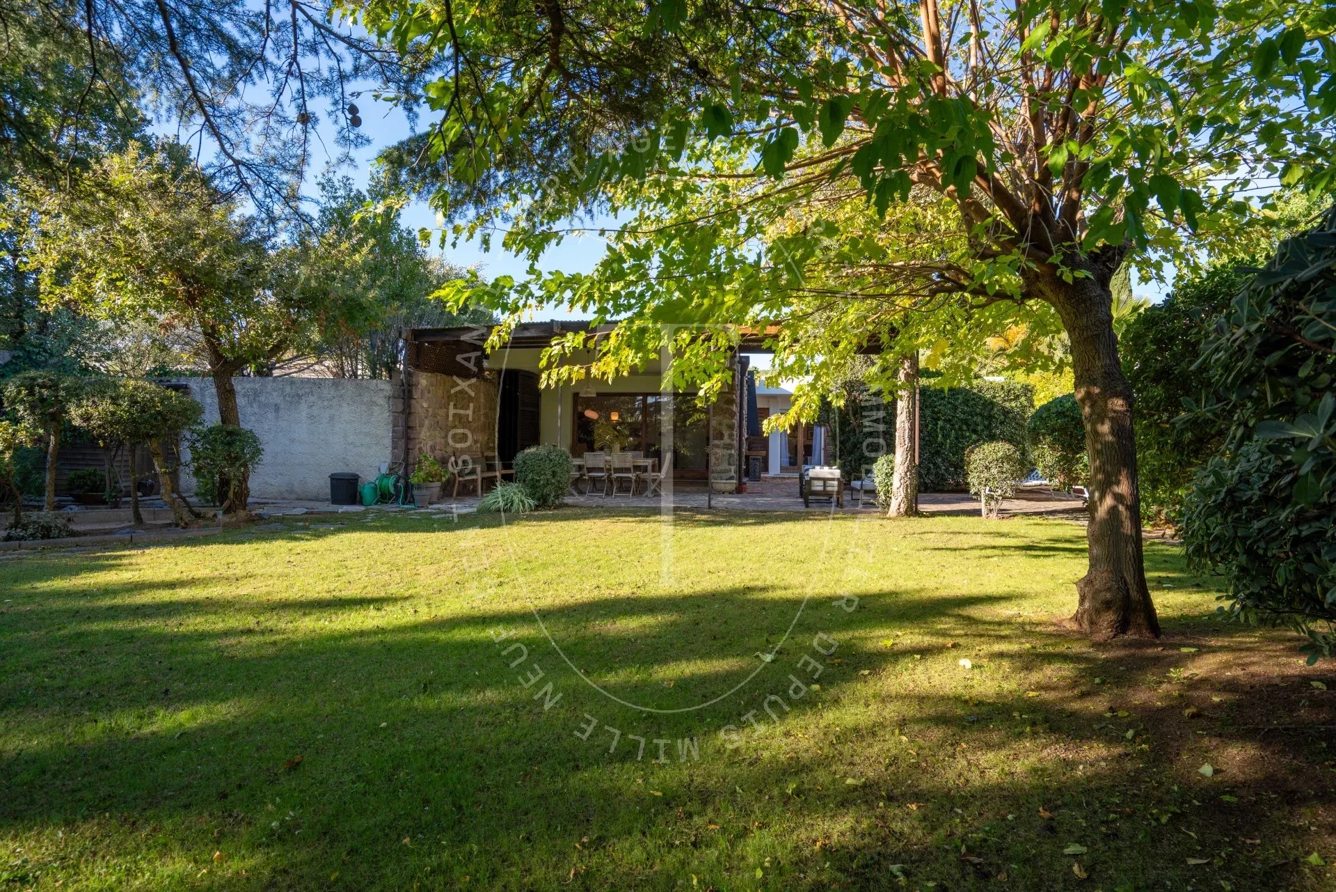 Charmante villa de plain-pied dans un domaine recherché à Grimaud