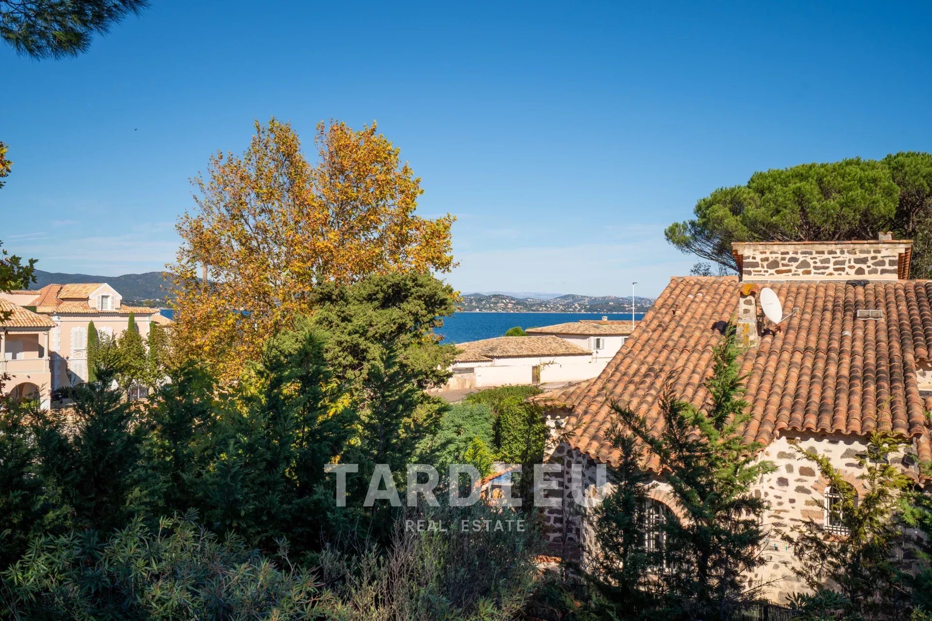 À vendre – Propriété rare à quelques minutes à pied du centre de Saint-Tropez et des plages