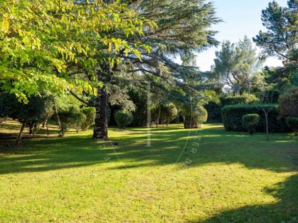 Charmante villa de plain-pied dans un domaine recherché à Grimaud