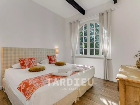 À vendre – Propriété rare à quelques minutes à pied du centre de Saint-Tropez et des plages