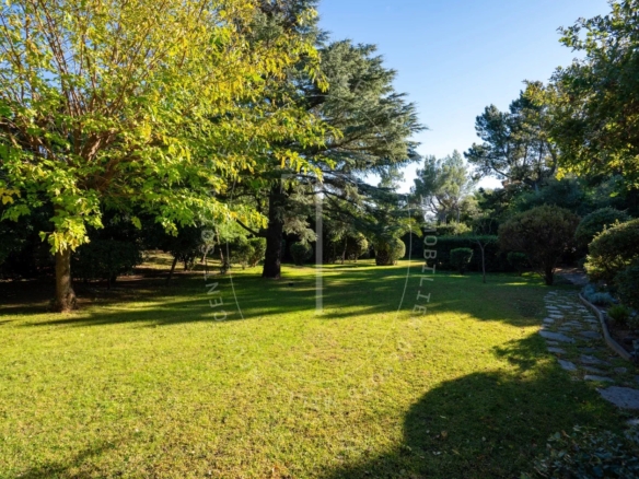 Charmante villa de plain-pied dans un domaine recherché à Grimaud