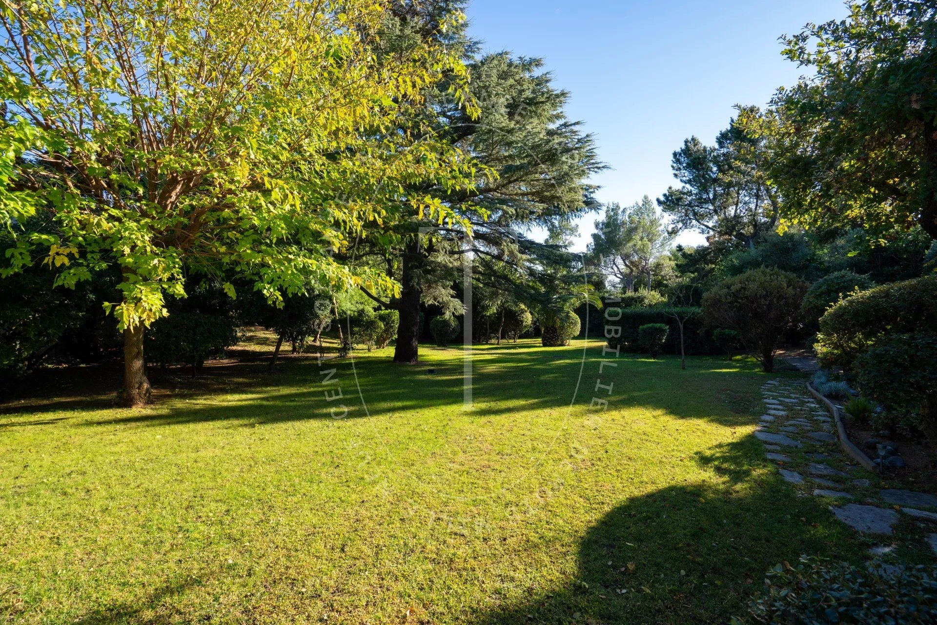Charmante villa de plain-pied dans un domaine recherché à Grimaud