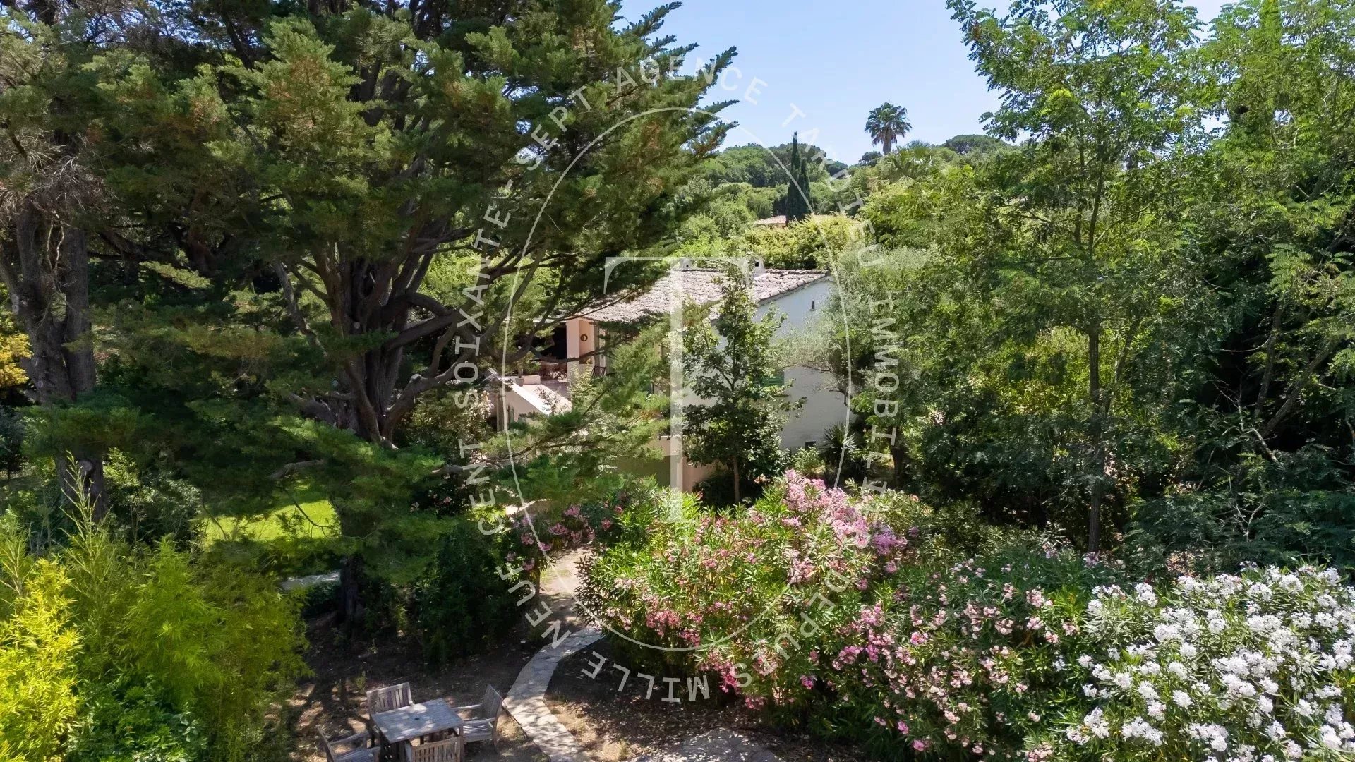 Saint-Tropez Villa, central, quiet setting