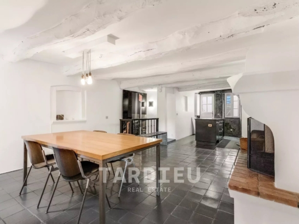 Maison de village - vue dégagée