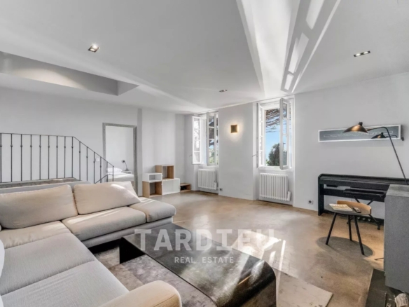 Maison de village - vue dégagée