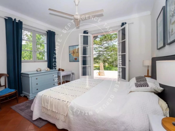 Villa Saint-Tropez, centre, cadre préservé