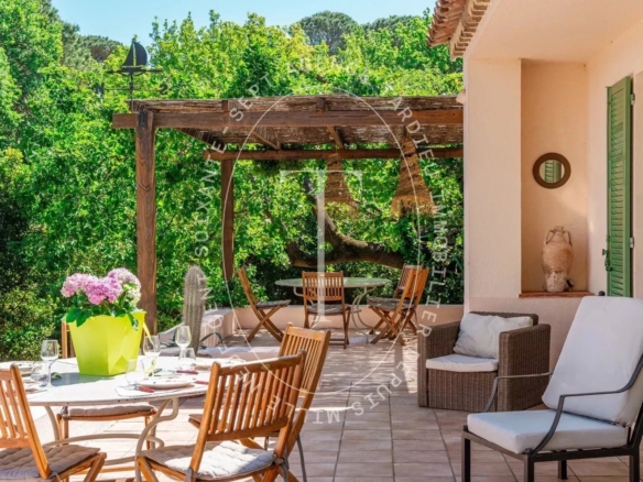 Villa Saint-Tropez, centre, cadre préservé