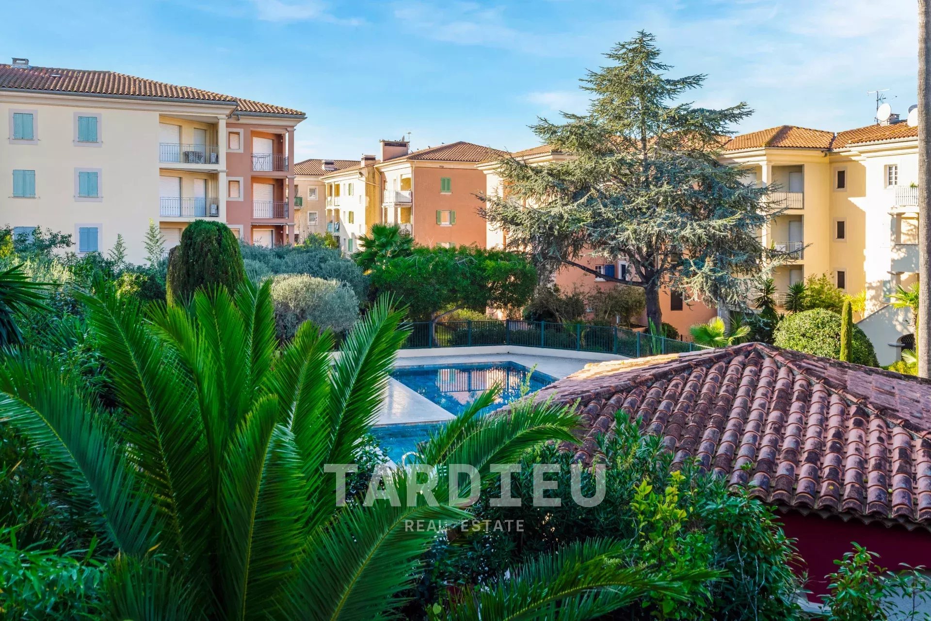 DUPLEX 4 PIÈCES – AU CŒUR DE SAINT-TROPEZ