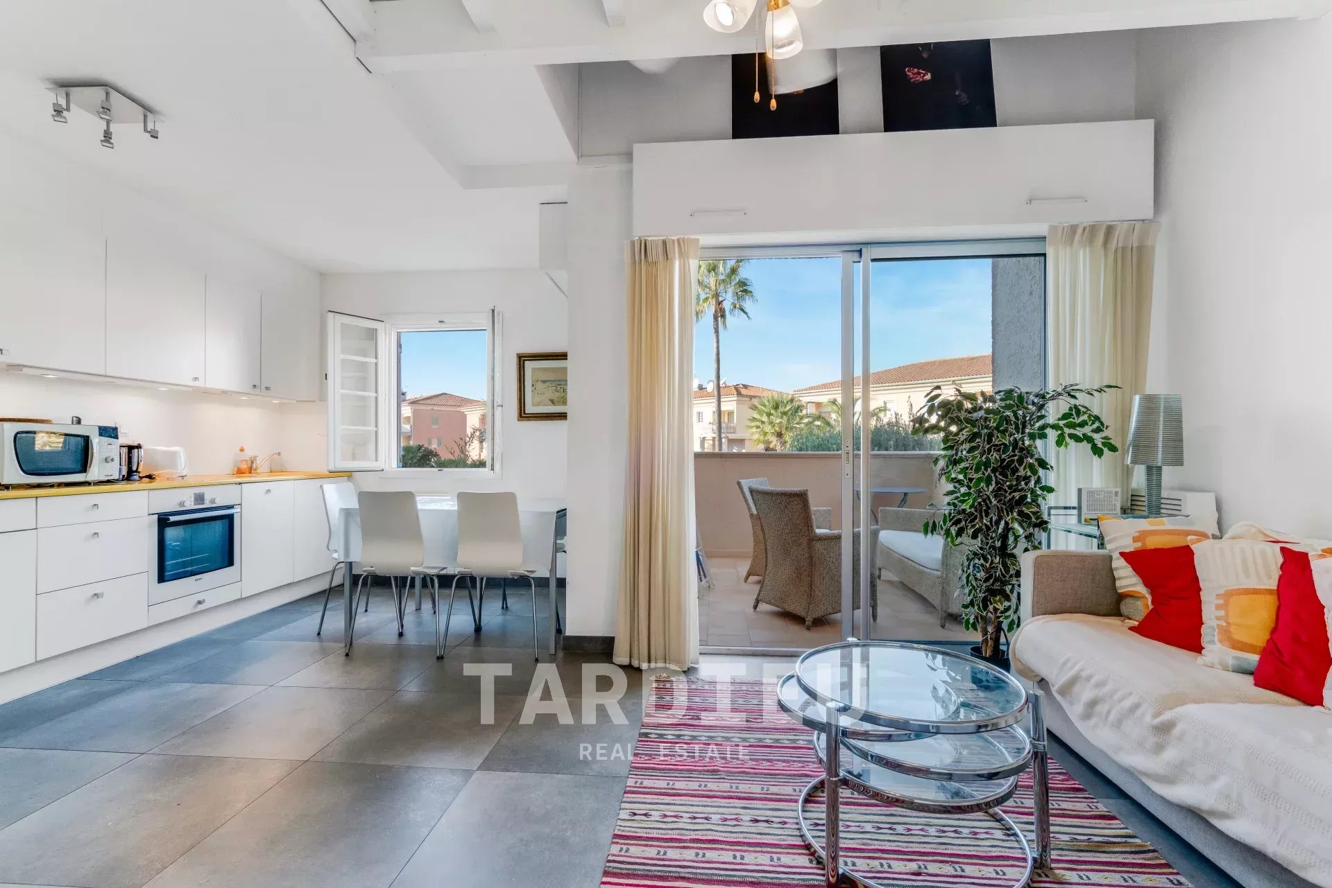 DUPLEX 4 PIÈCES – AU CŒUR DE SAINT-TROPEZ