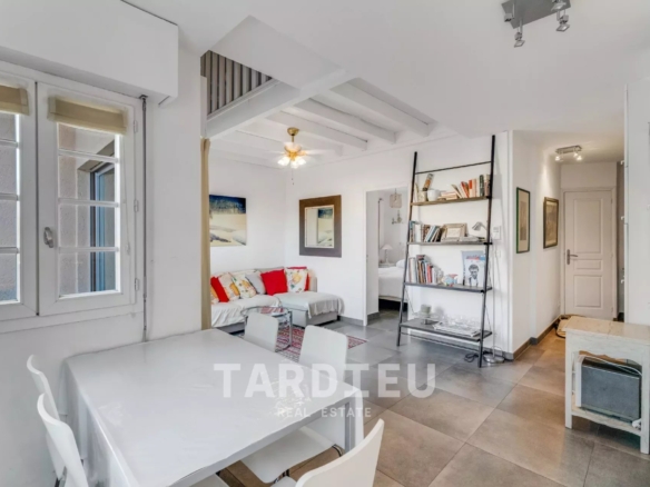 DUPLEX 4 PIÈCES – AU CŒUR DE SAINT-TROPEZ