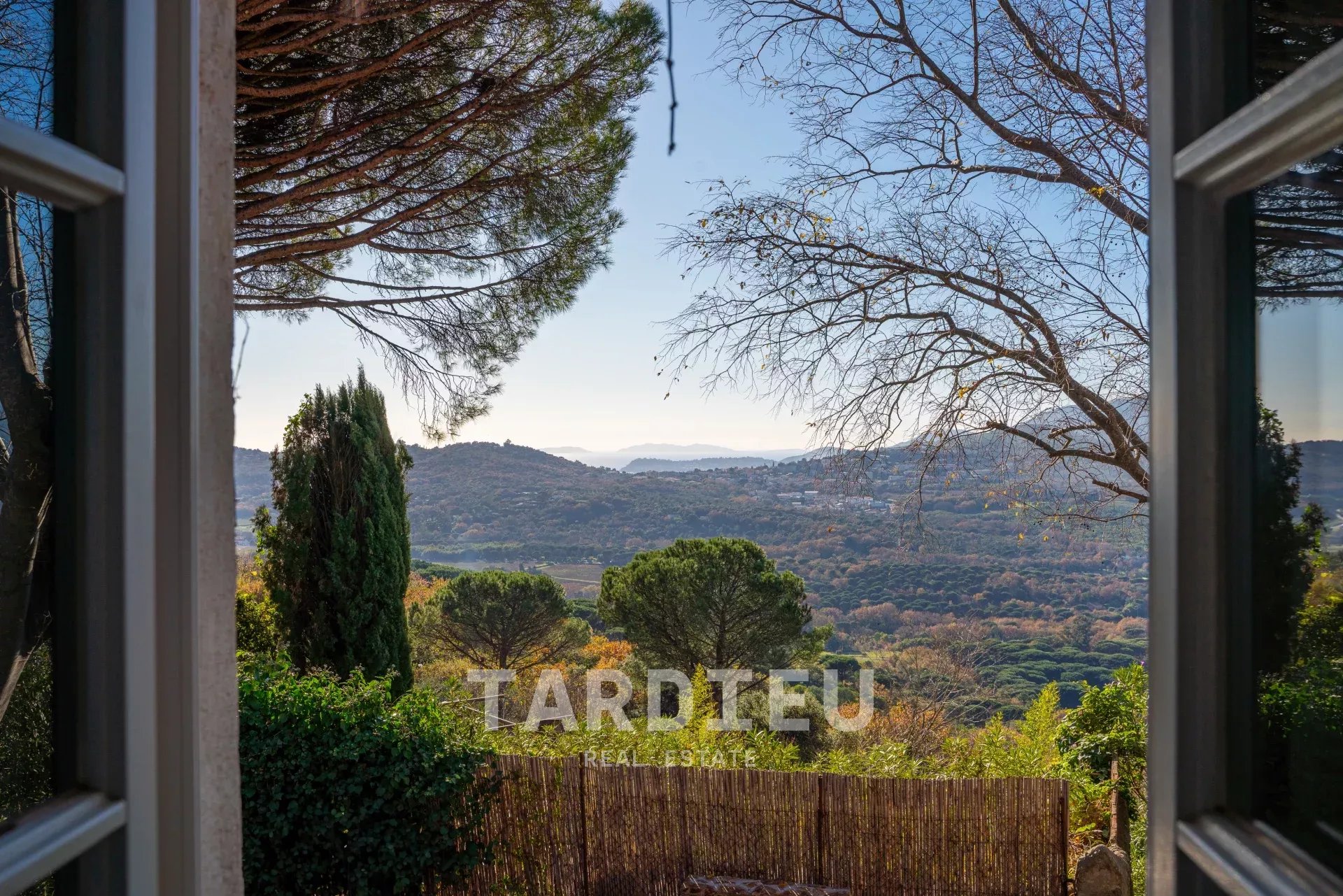 Maison de village - vue dégagée