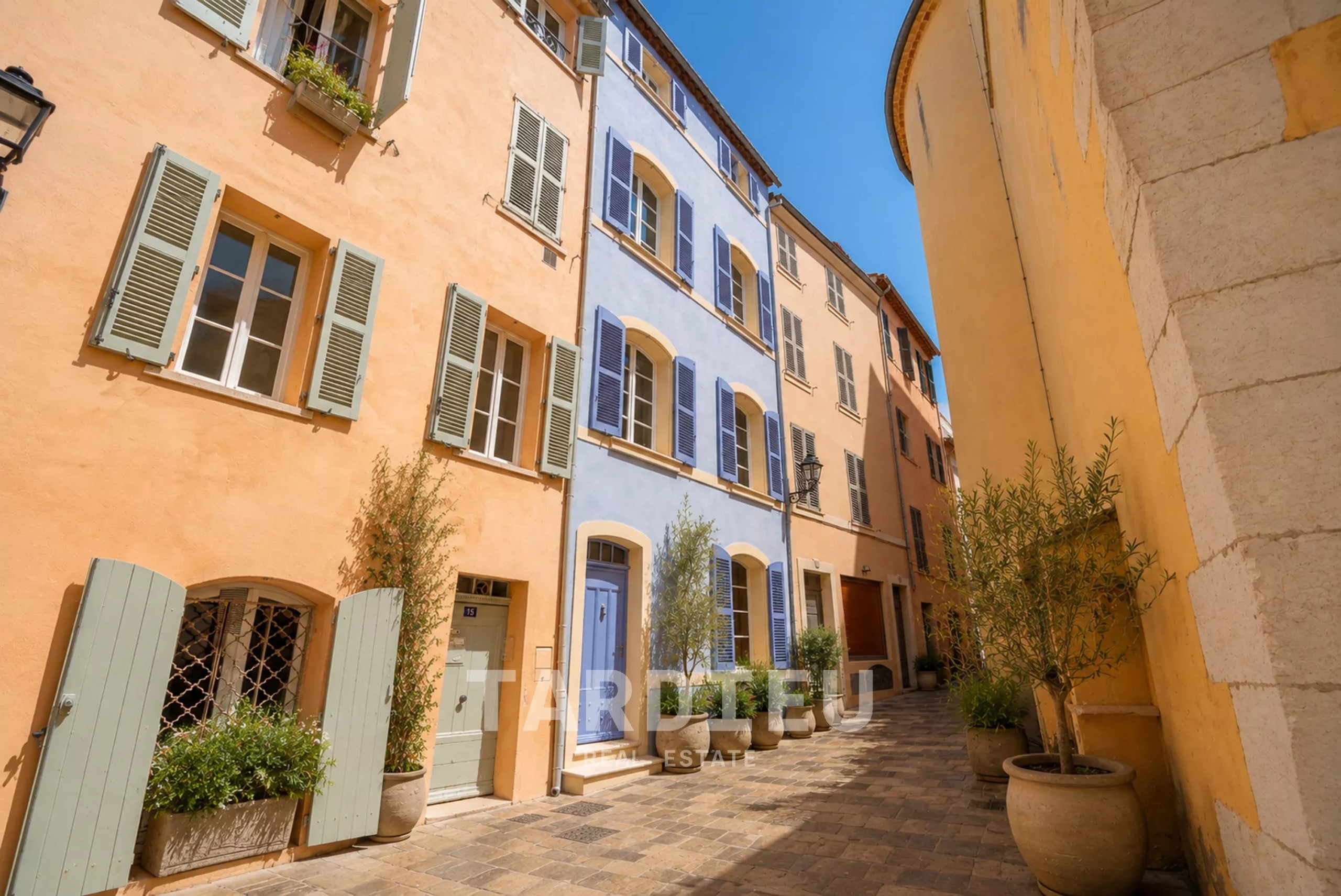 Saint-Tropez : Maison rénovée centre village