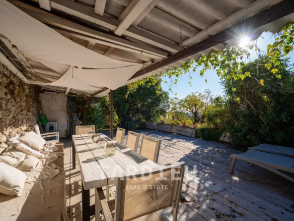 Maison de village - vue dégagée