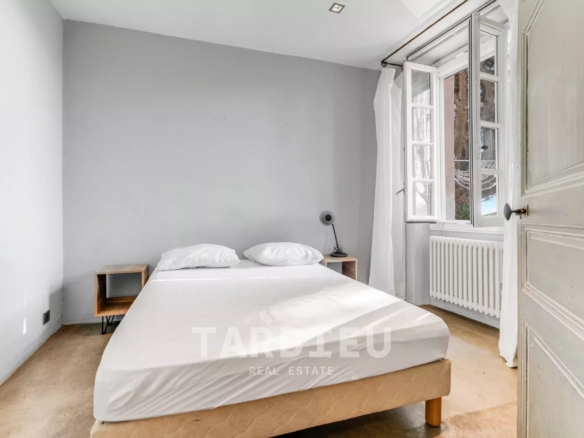 Maison de village - vue dégagée