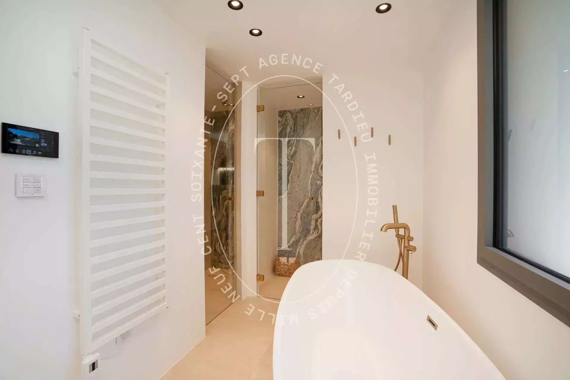 Villa tropézienne rénovée, charme authentique