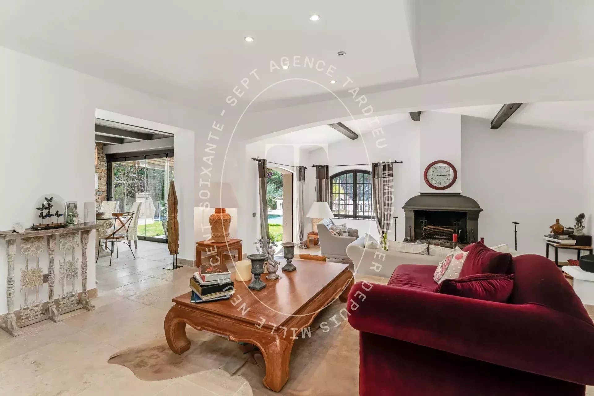 Gassin : Villa avec vue panoramique sur colline