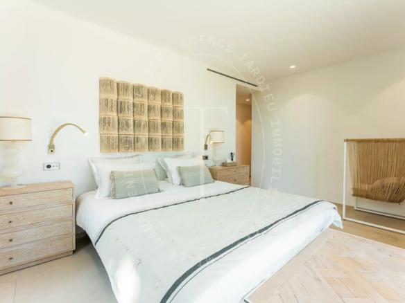 Villa avec vue dégagée sur les vignes et la mer