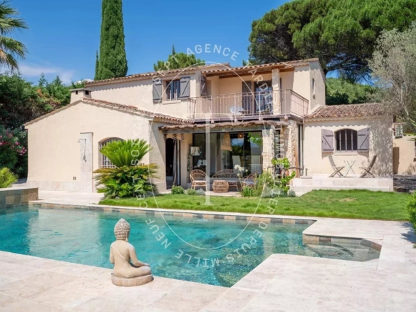 Gassin : Villa avec vue panoramique sur colline