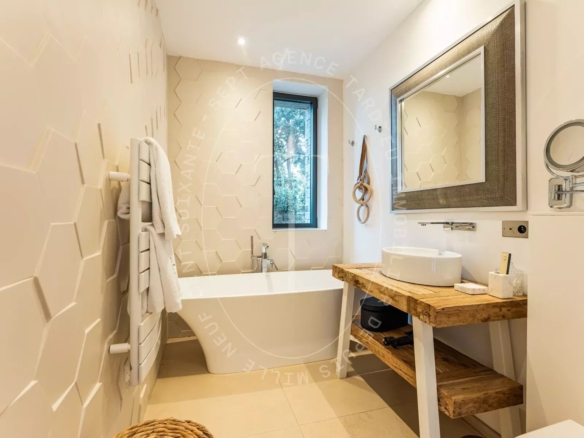 Villa avec vue dégagée sur les vignes et la mer