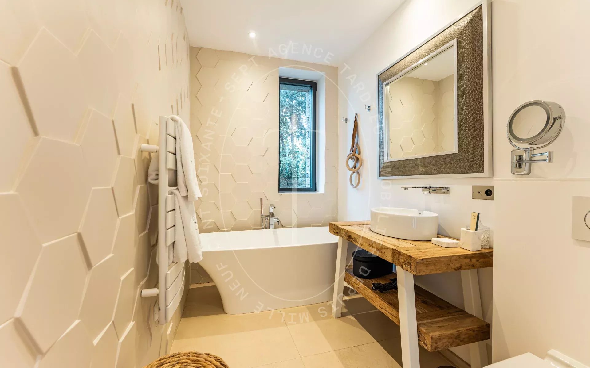 Villa avec vue dégagée sur les vignes et la mer