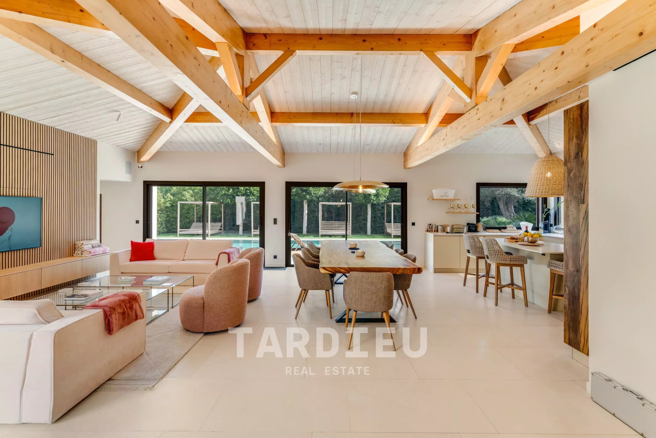 RAMATUELLE - VILLA ELEGANTE A QUELQUES PAS DU CLUB 55