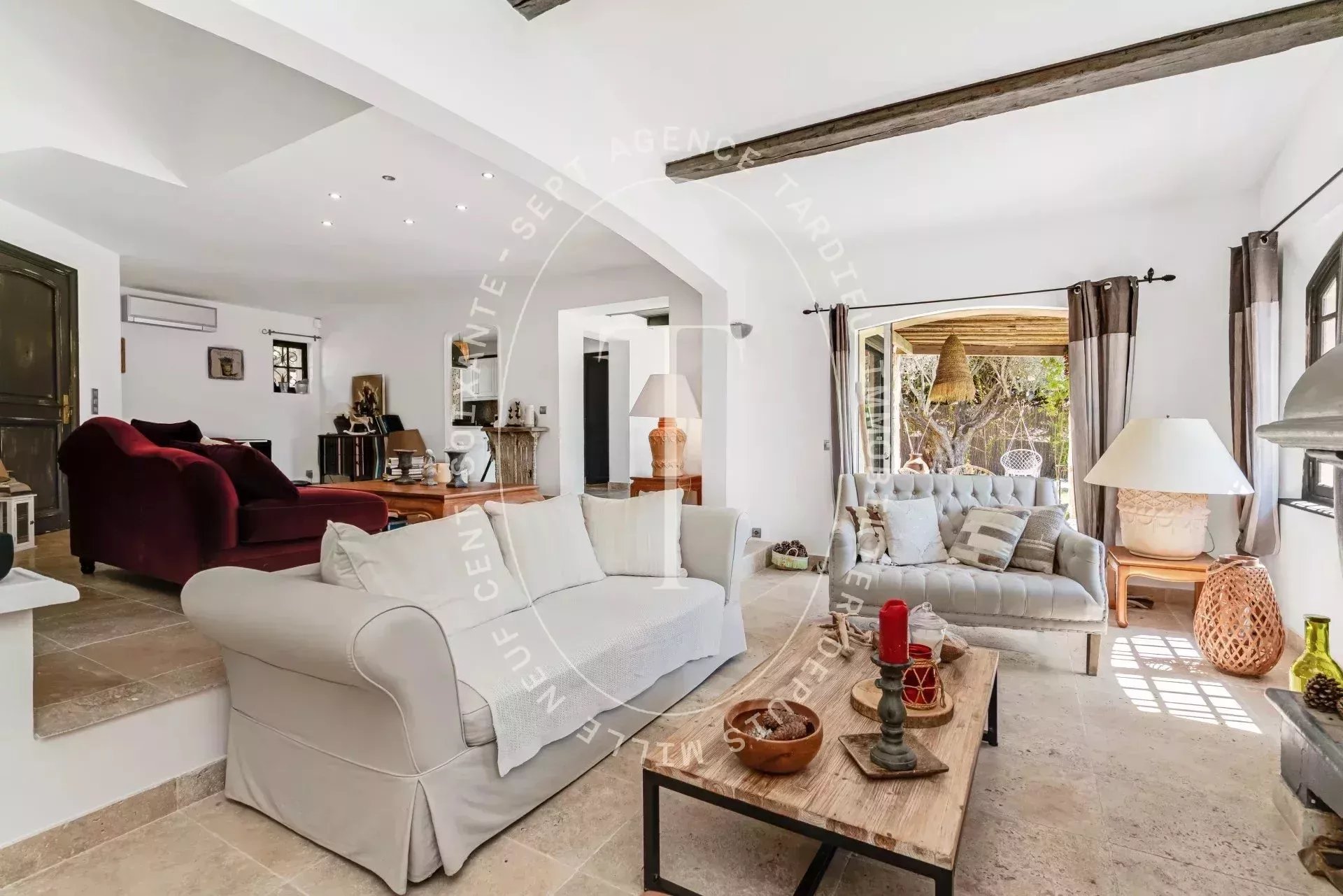 Gassin : Villa avec vue panoramique sur colline