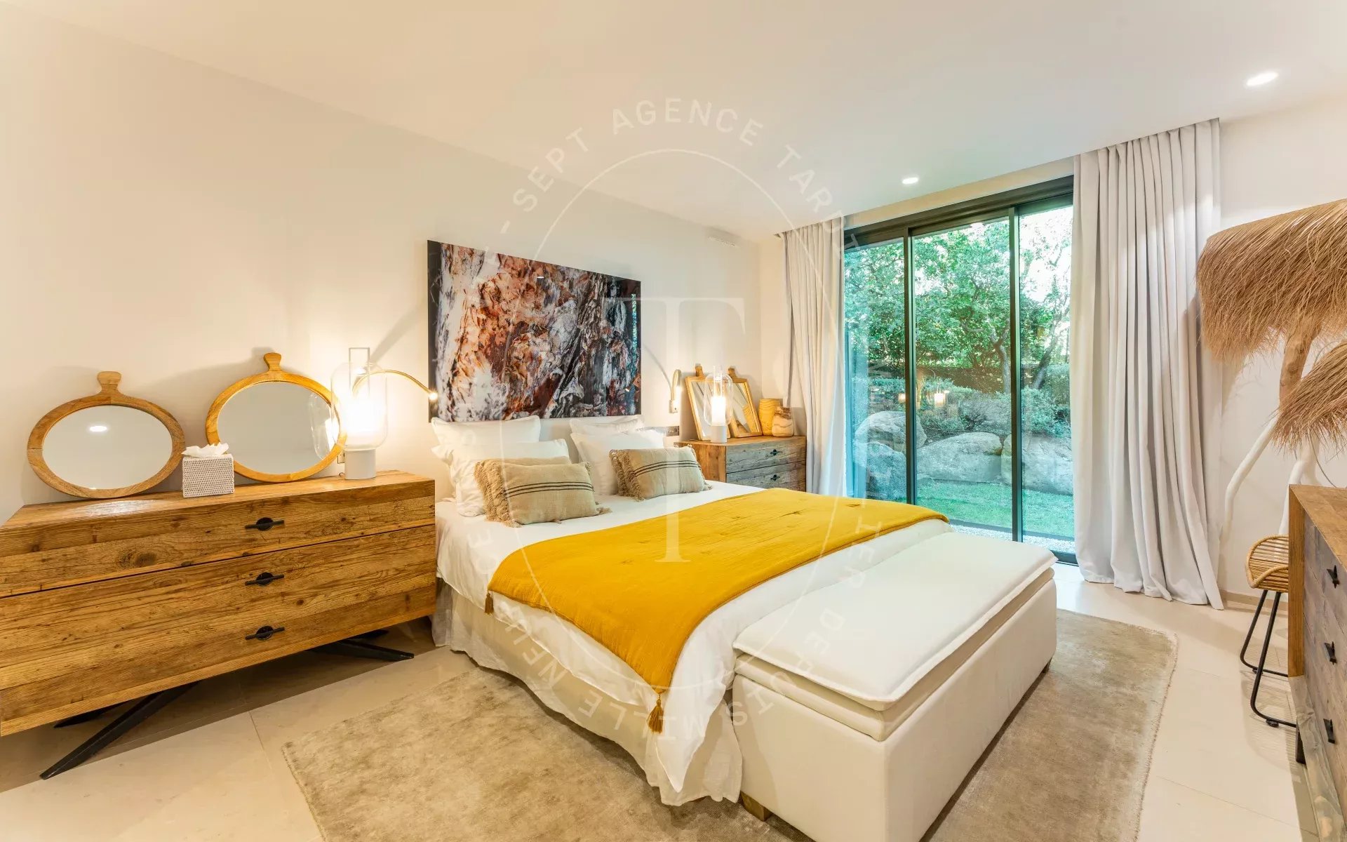 Villa avec vue dégagée sur les vignes et la mer