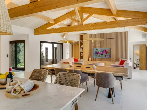 RAMATUELLE - VILLA ELEGANTE A QUELQUES PAS DU CLUB 55