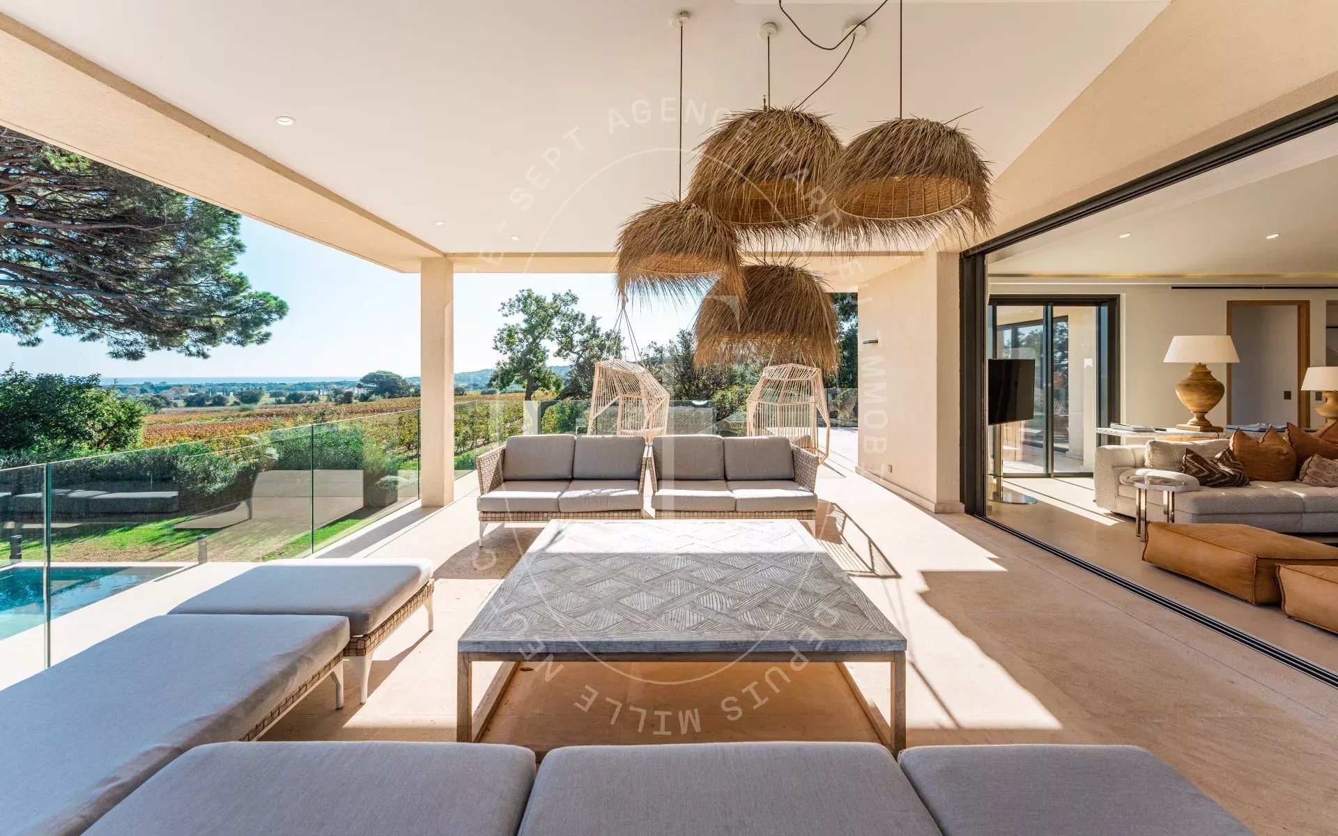 Villa avec vue dégagée sur les vignes et la mer