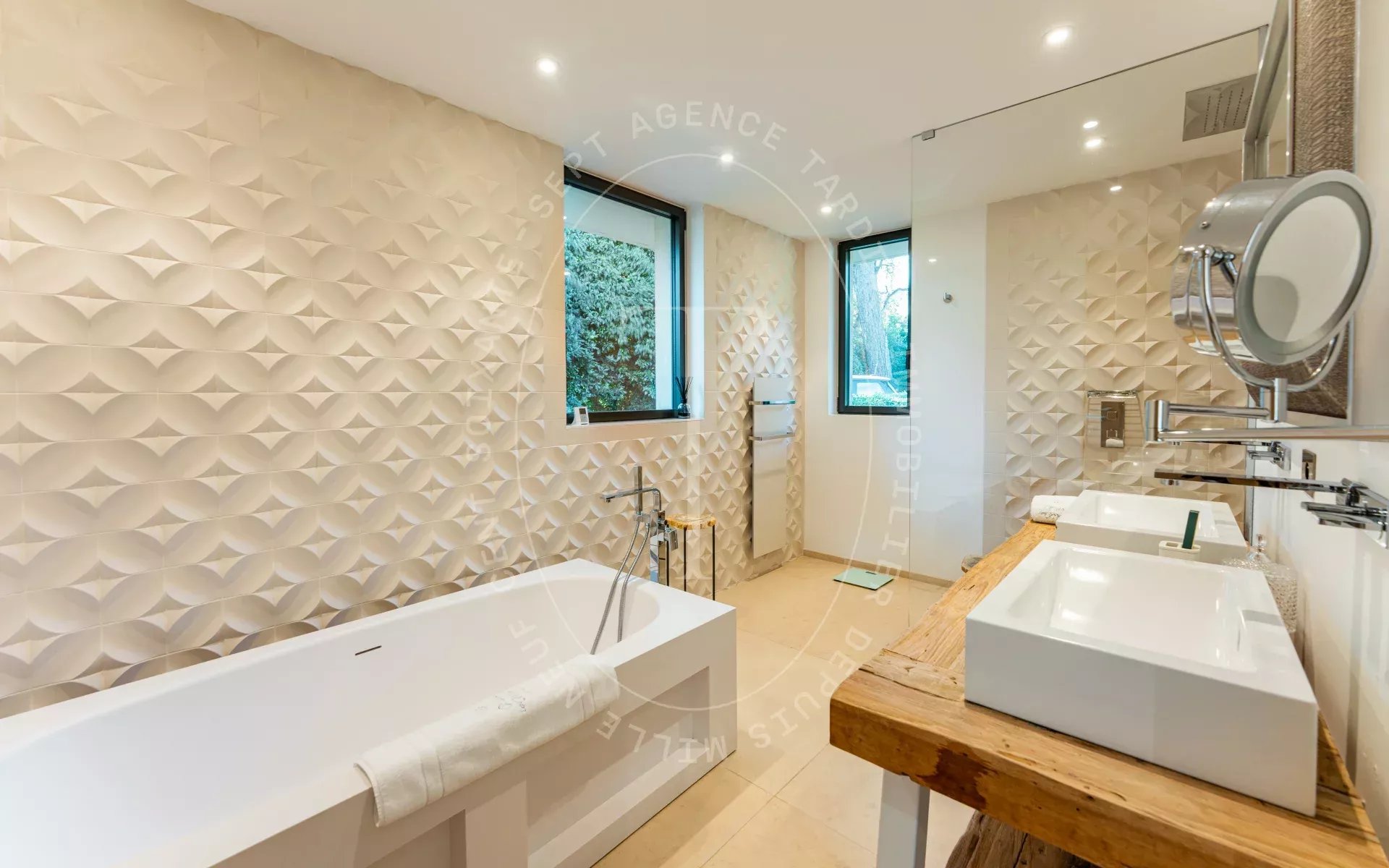 Villa avec vue dégagée sur les vignes et la mer