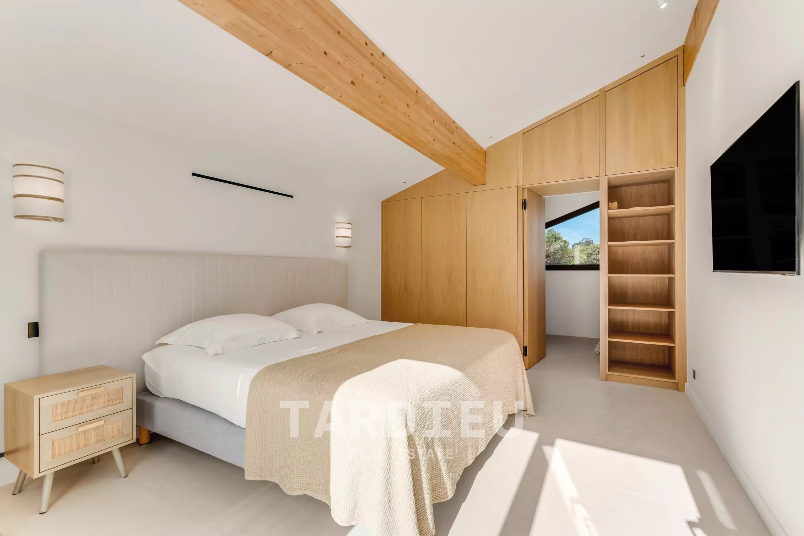 RAMATUELLE - VILLA ELEGANTE A QUELQUES PAS DU CLUB 55