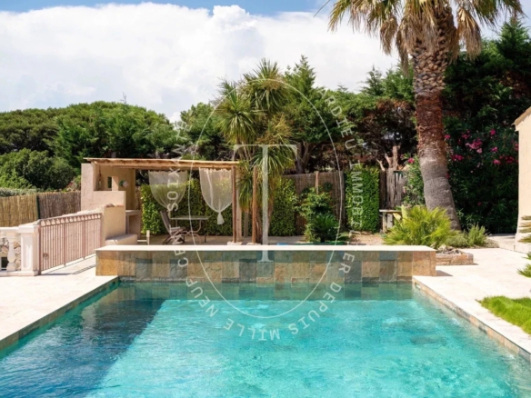 Gassin : Villa avec vue panoramique sur colline