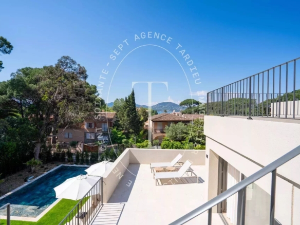 Villa tropézienne rénovée, charme authentique